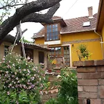 Konukevi Krisztina Vendeghaz 3*