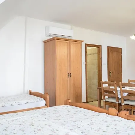 Konukevi Krisztina Vendeghaz 3*