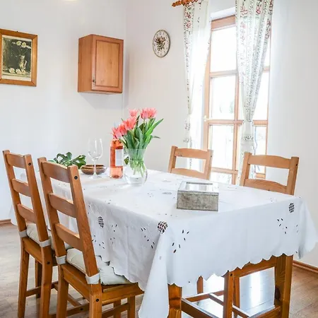 Krisztina Vendeghaz Konukevi Eğri