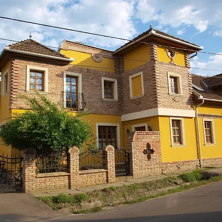 Konukevi Krisztina Vendeghaz 3*