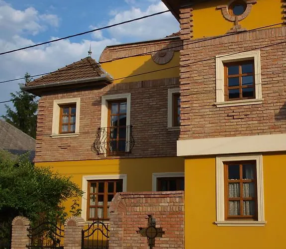 Konukevi Krisztina Vendeghaz 3*